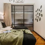 Pinata - Orzeszkowej 8 Apartman